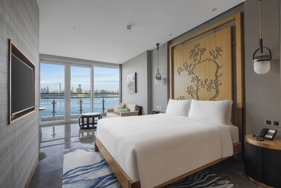HUALUXE Haikou Seaview