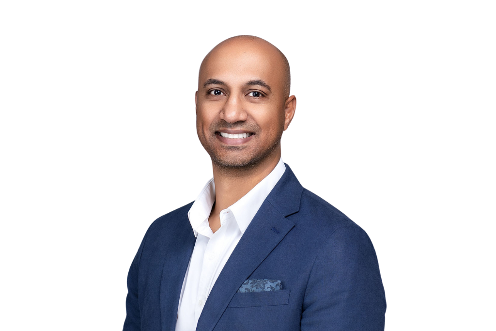 Praveen Reddy im blauen Anzug
